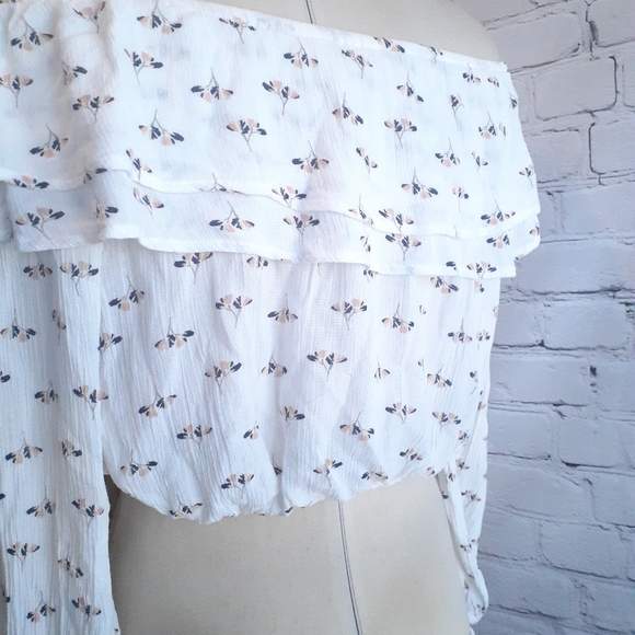 ABERCROMBIE AND FITCH LONG SLEEVE TOP - Picture 5 of 12